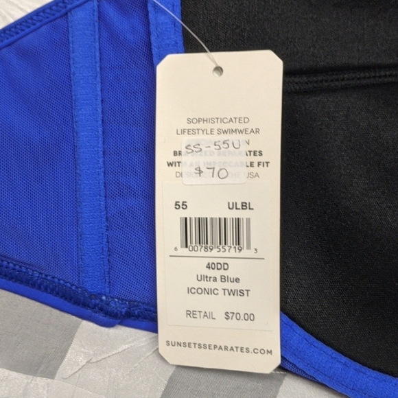 Iconic twist ultra blue bikini top - Picture 8 of 9